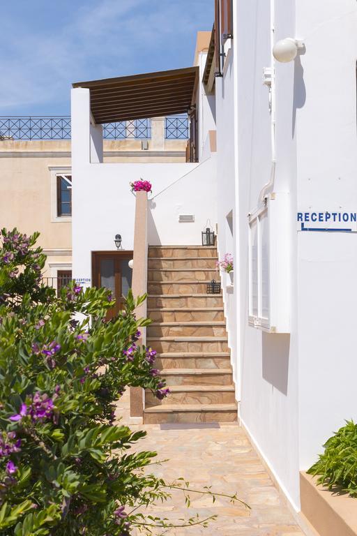 Letta's * Finikas (Syros)