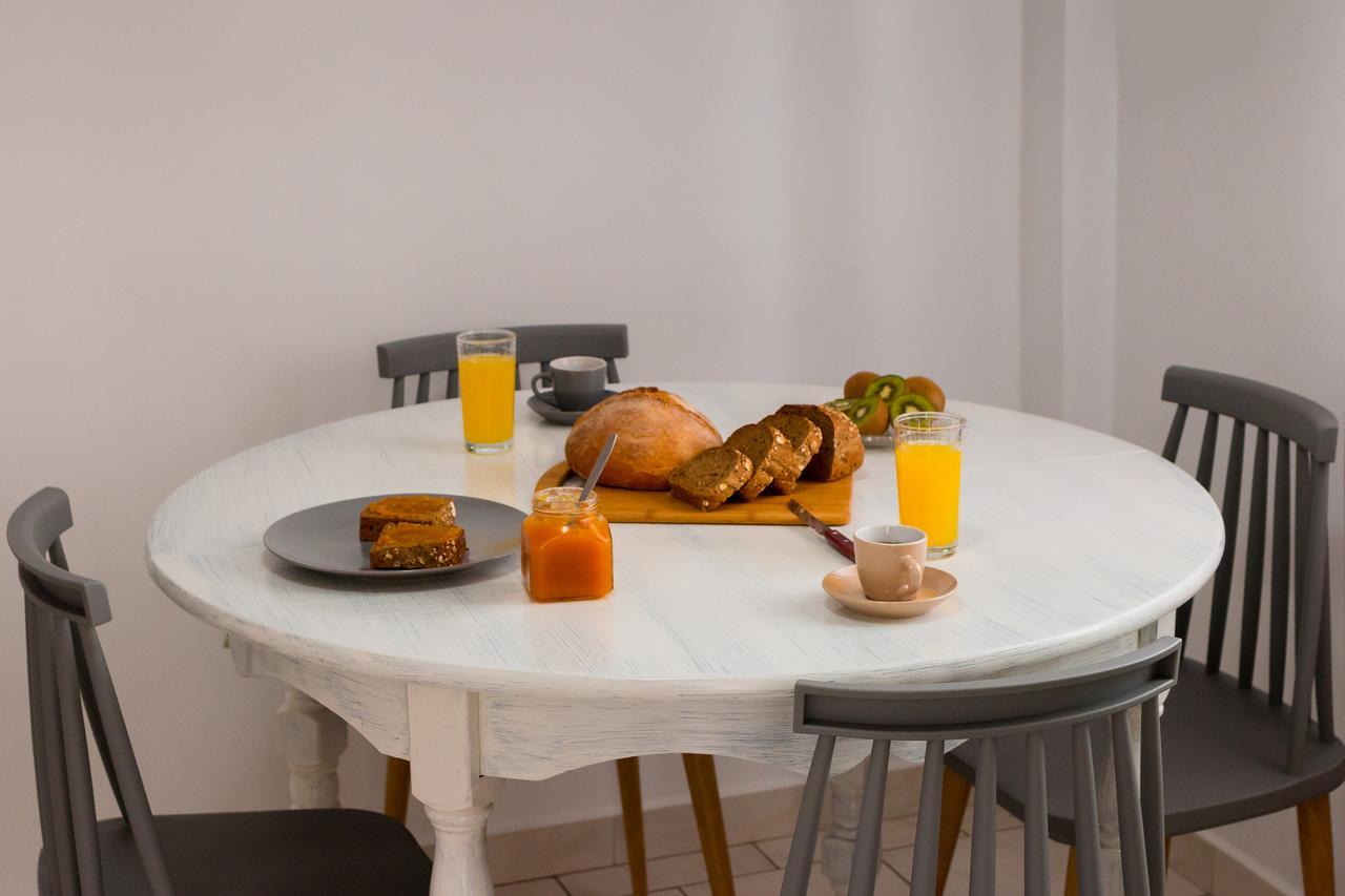 Letta's * Finikas (Syros)